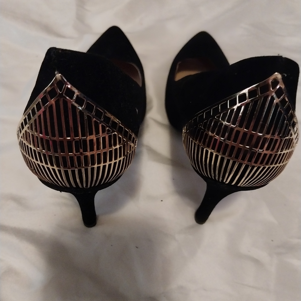 Heels - Picture 3 of 4